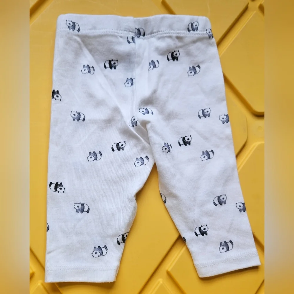 7 piece little Girls Newborn ( 0 M ) Carter's Bottoms